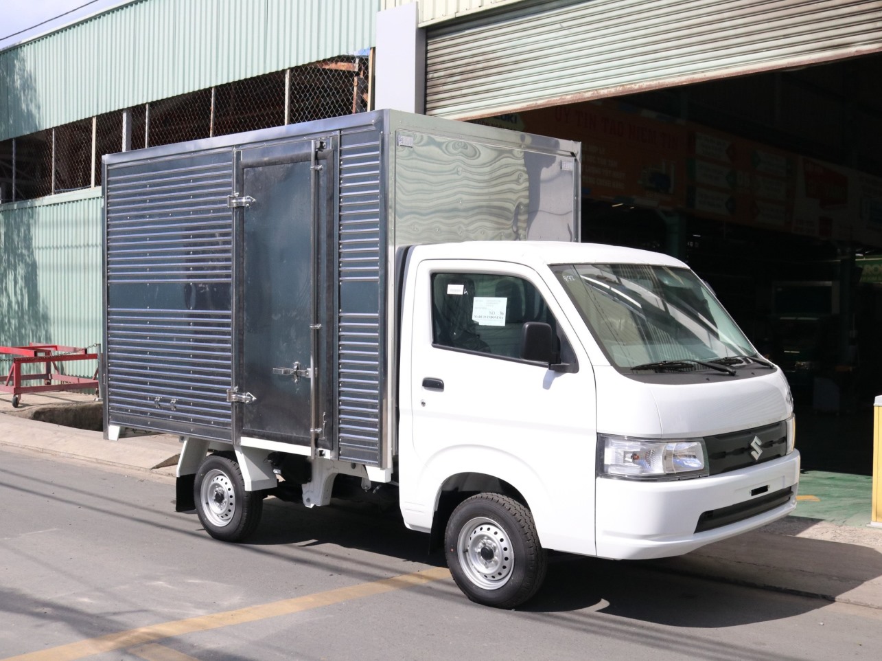Suzuki Carry Pro 750kg thùng kín 2023 - Xe tải Suzuki 750kg