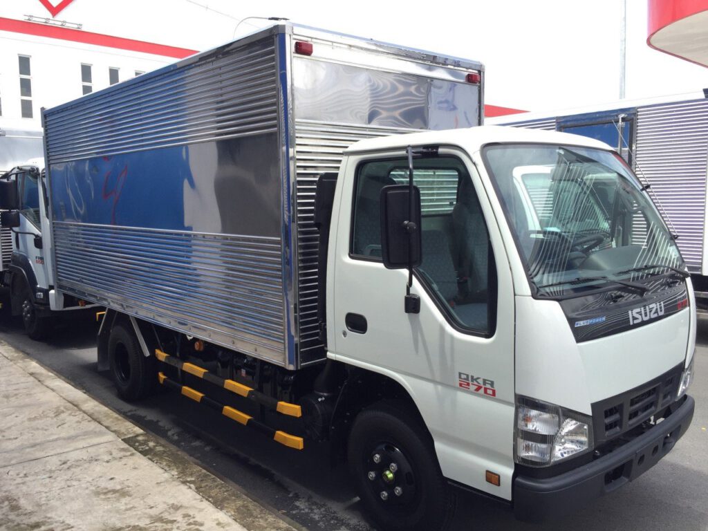 XE ISUZU 2.4 TẤN QKR QLR77FE4 THÙNG KÍN